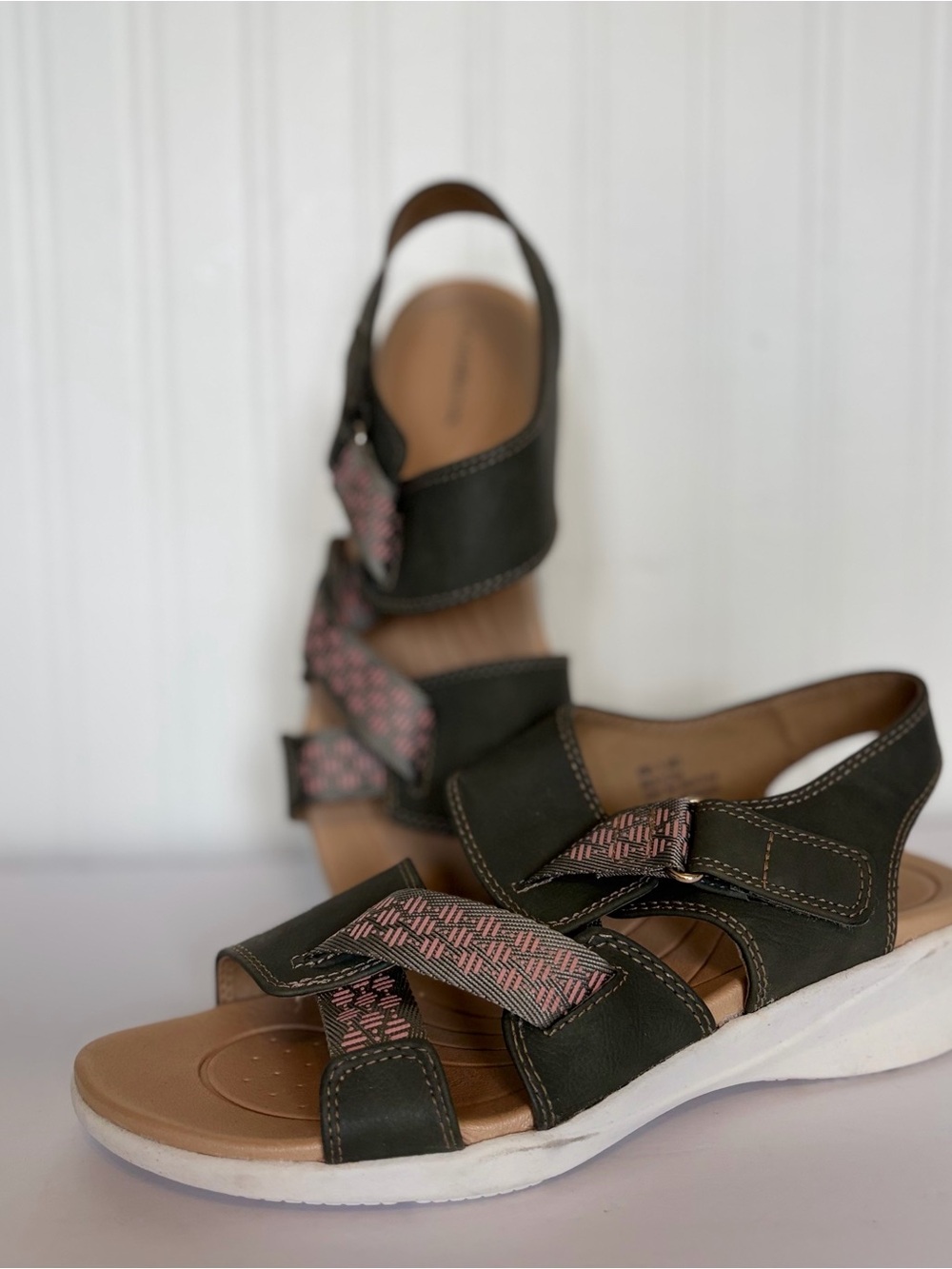croft & barrow Olive Green Sandals with Pink Patterned Straps